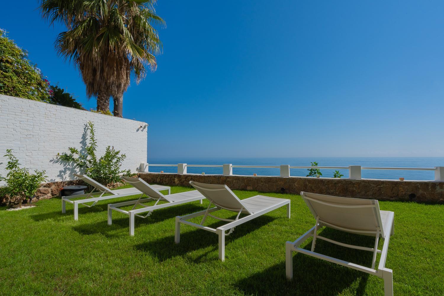 Private 250Sqm Garden Duplex, Jacuzzi, Cinema, Sea View Escape Leilighet Torremolinos Eksteriør bilde