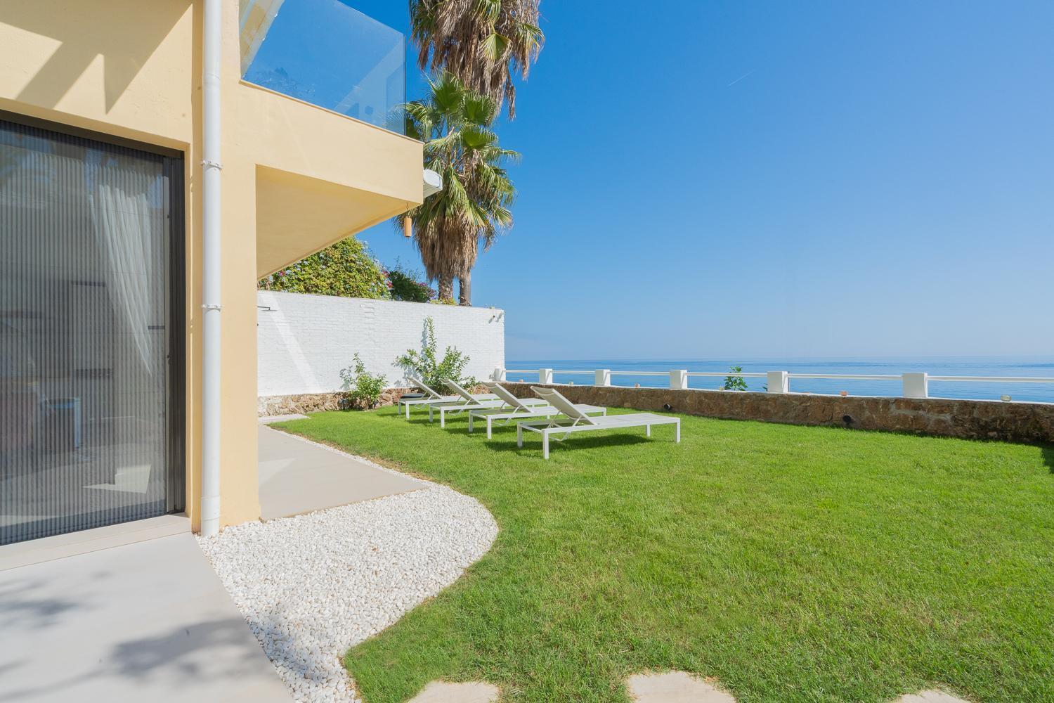 Private 250Sqm Garden Duplex, Jacuzzi, Cinema, Sea View Escape Leilighet Torremolinos Eksteriør bilde