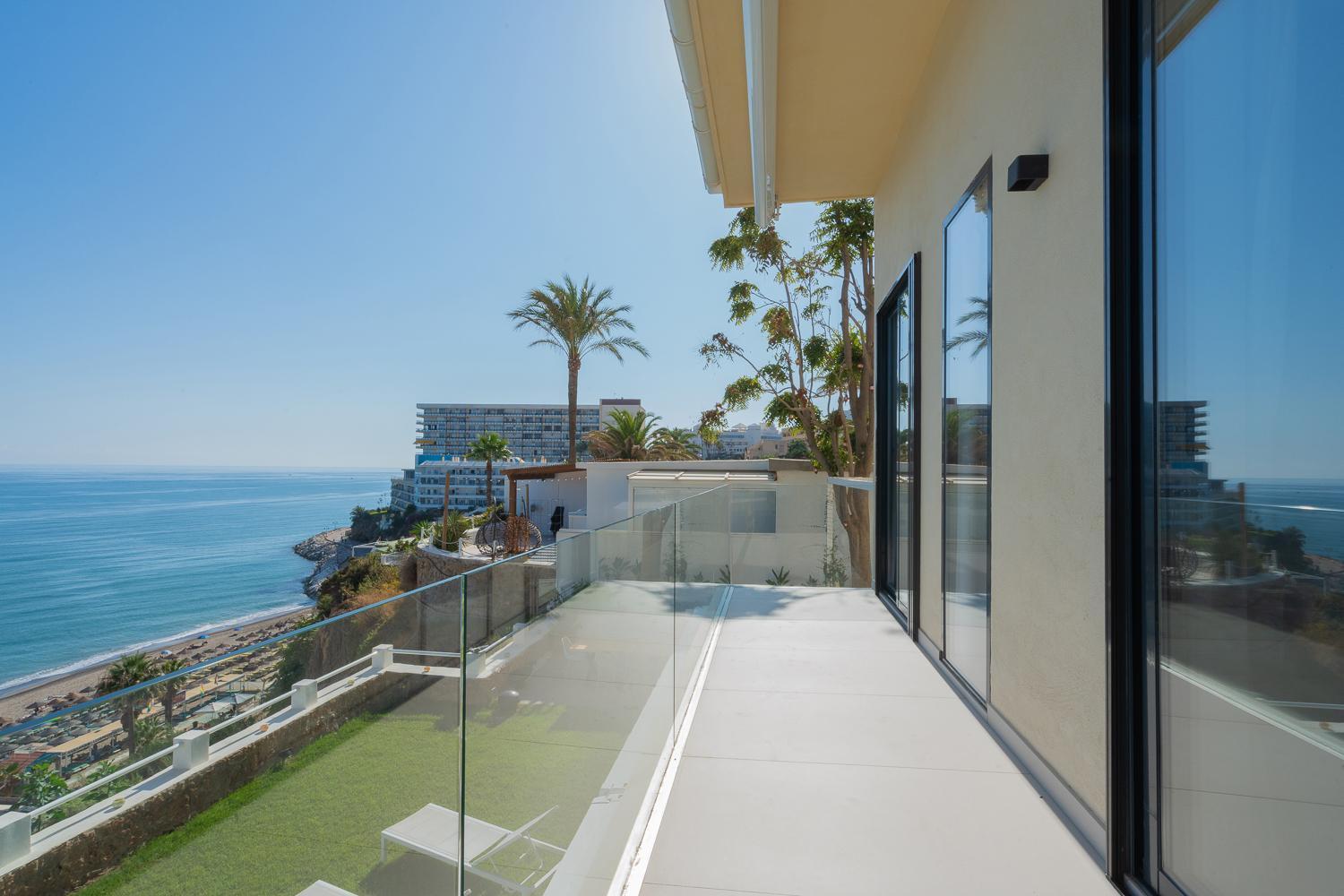 Private 250Sqm Garden Duplex, Jacuzzi, Cinema, Sea View Escape Leilighet Torremolinos Eksteriør bilde